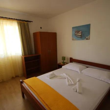 Prapatna 5704a Jelsa (Hvar)
